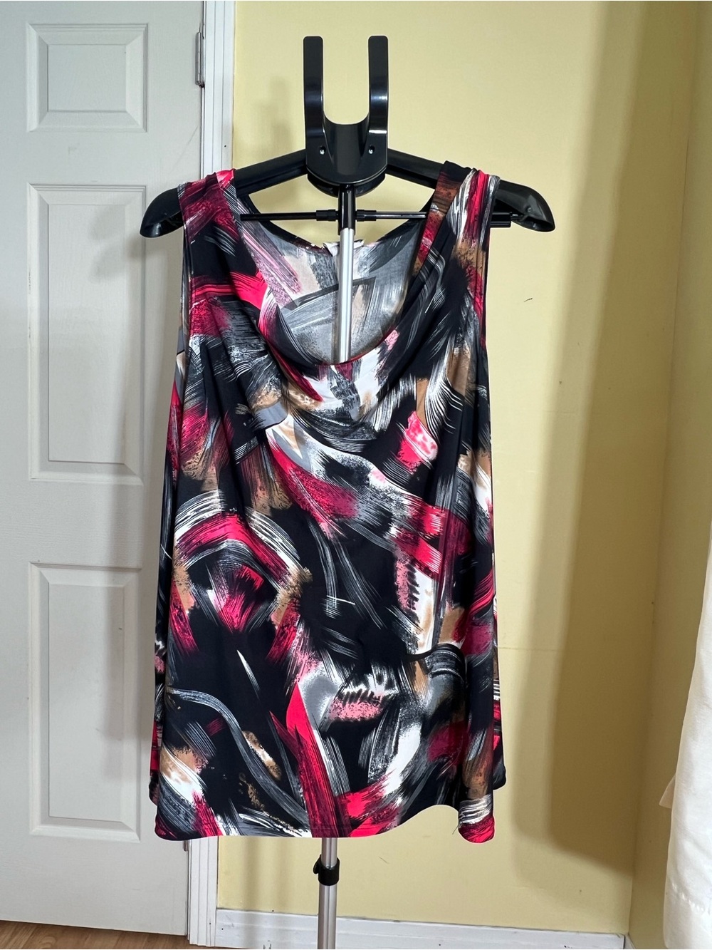 L’Amadei 3X Abstract Print Sleeveless Top